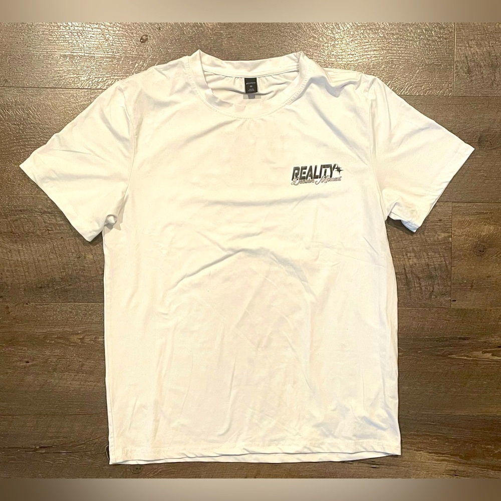 Romwe Men’s White Graphic Short Sleeve Tee  Size Small